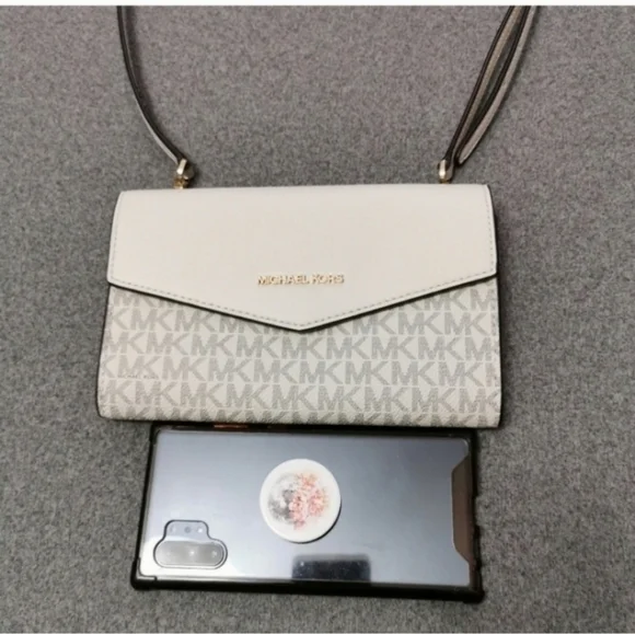Authentic Michael Kors Jet Set Envelope Crossbody | Vanilla Signature | NWT - Picture 7 of 11